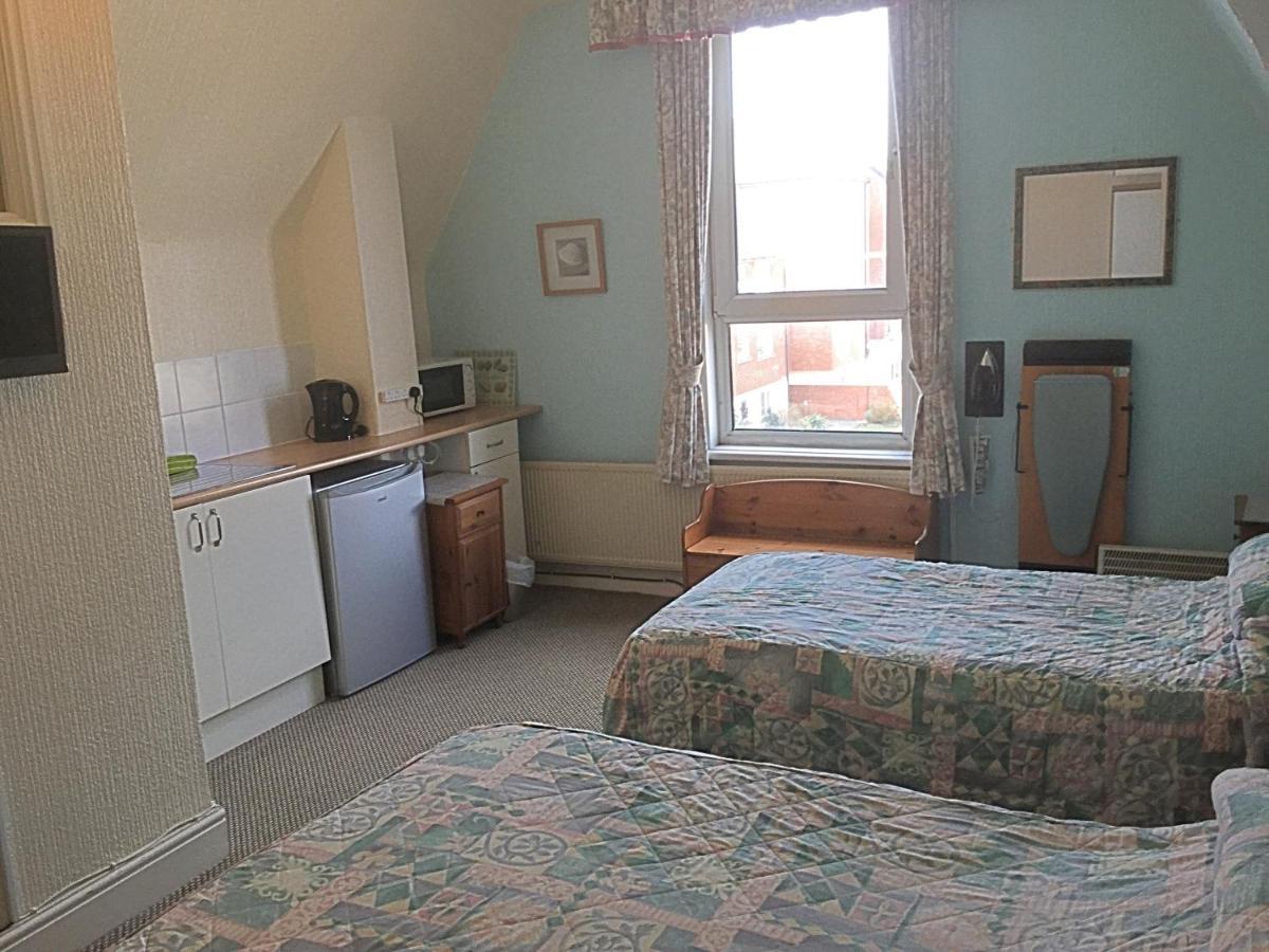 Cumbria Guest House リザム・セント・アンズ エクステリア 写真