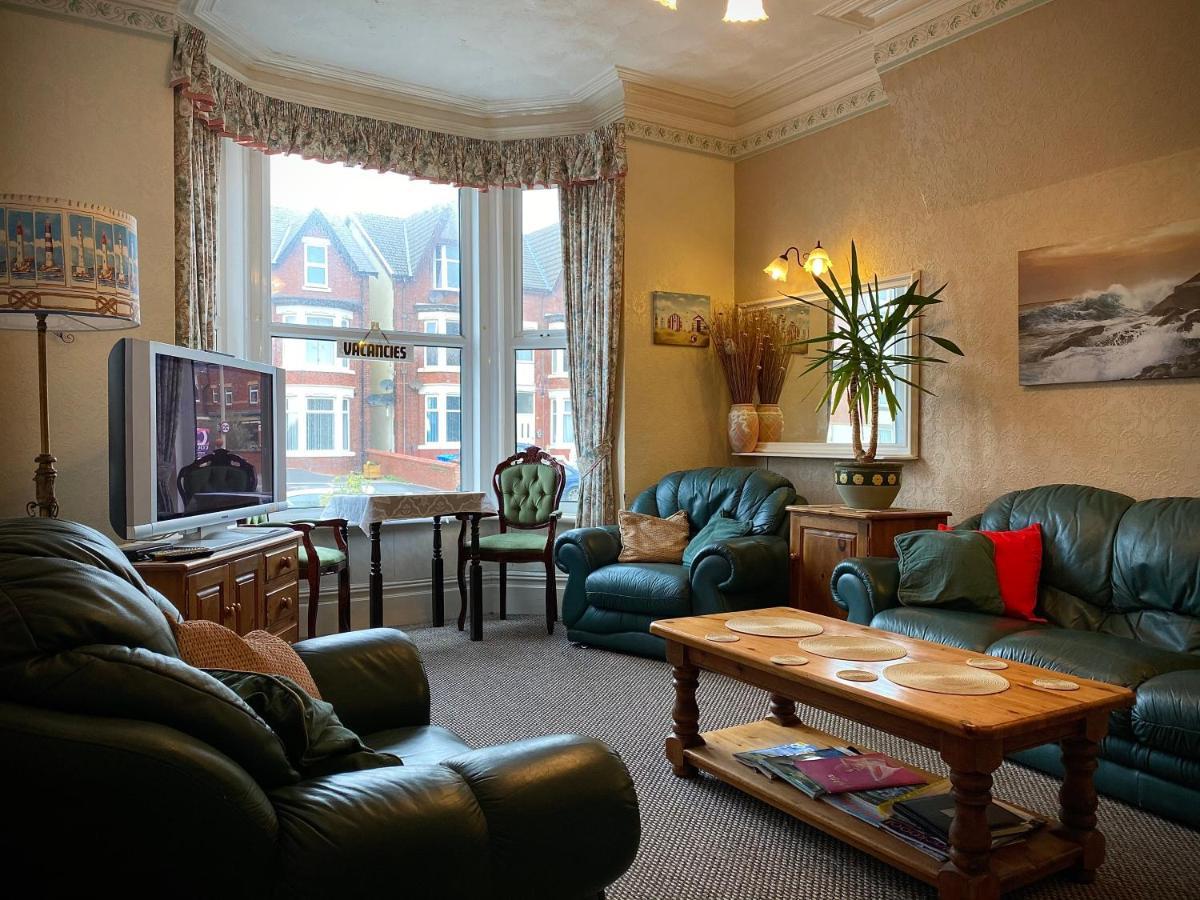 Cumbria Guest House リザム・セント・アンズ エクステリア 写真